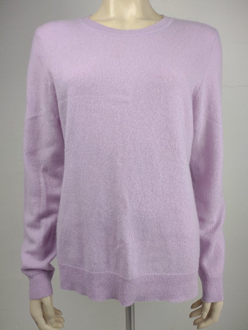 Tahari light purple 100% Cashmere crew neck pullover sweater ladies Large